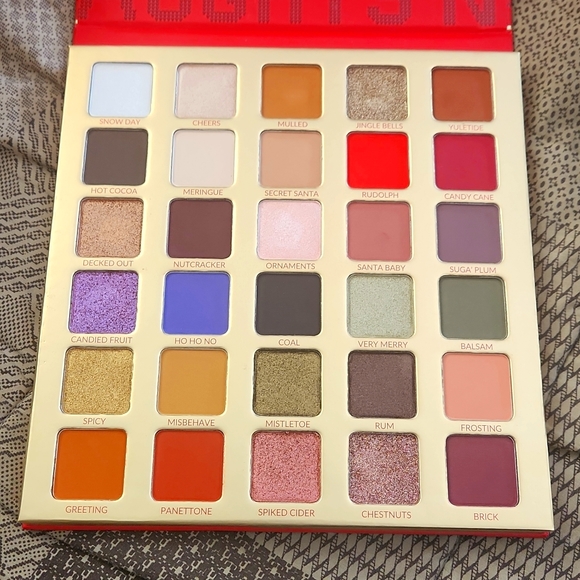 BH Cosmetics Ho Ho Holidays Naughty 30 Color Shadow Palette - Picture 1 of 3